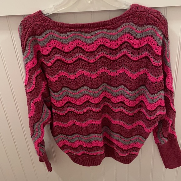 Lovingly warn Madison sweater size small - Picture 2 of 3